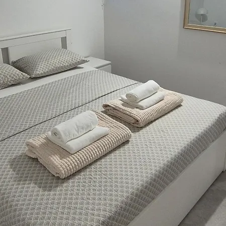 Apartman Sveti Filip I Jakov * سفيتي فيليب ياكوف
