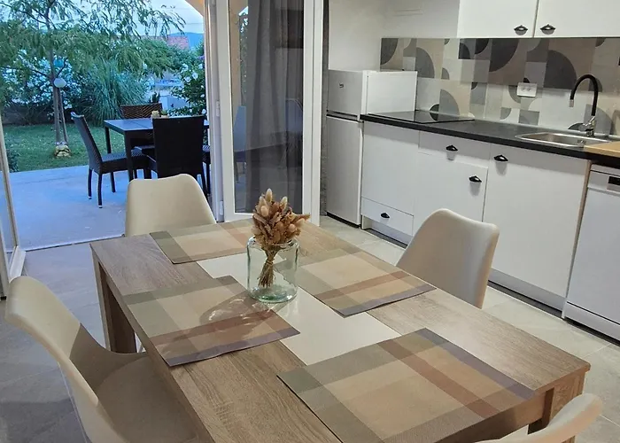 Apartament Apartman Sveti Filip I Jakov *