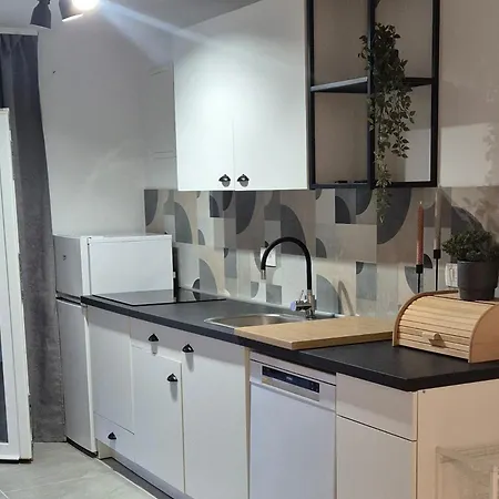 アパート Apartman Sveti Filip I Jakov *