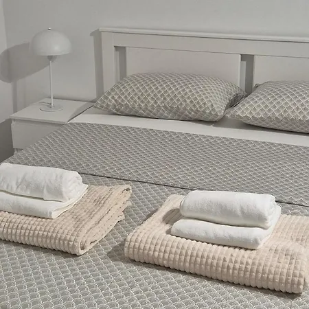 アパート Apartman Sveti Filip I Jakov *